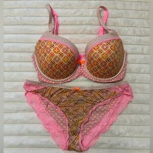 Victoria's Secret Pink and Orange Patterned Bra Set